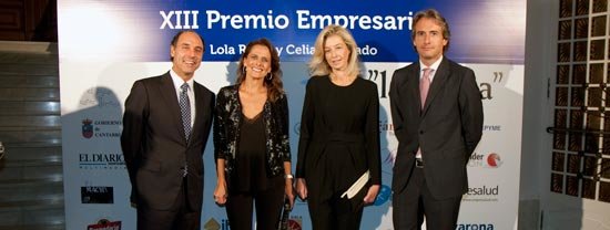 Diferentes momentos de la entrega del Premio Mujer Empresaria 2013 al que asistió el presidente Ignacio Diego. Foto: José Román Cavia
