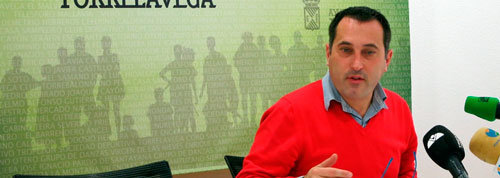 El concejal responsable de Aguas del Ayuntamiento de Torrelavega, Pedro Aguirre Inchaurbe