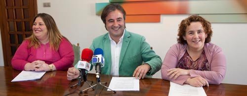 Diego Movellán ha presentado en rueda de prensa y acompañado por las Concejalas Marián Rovira y Lourdes Blanco el balance de legislatura 